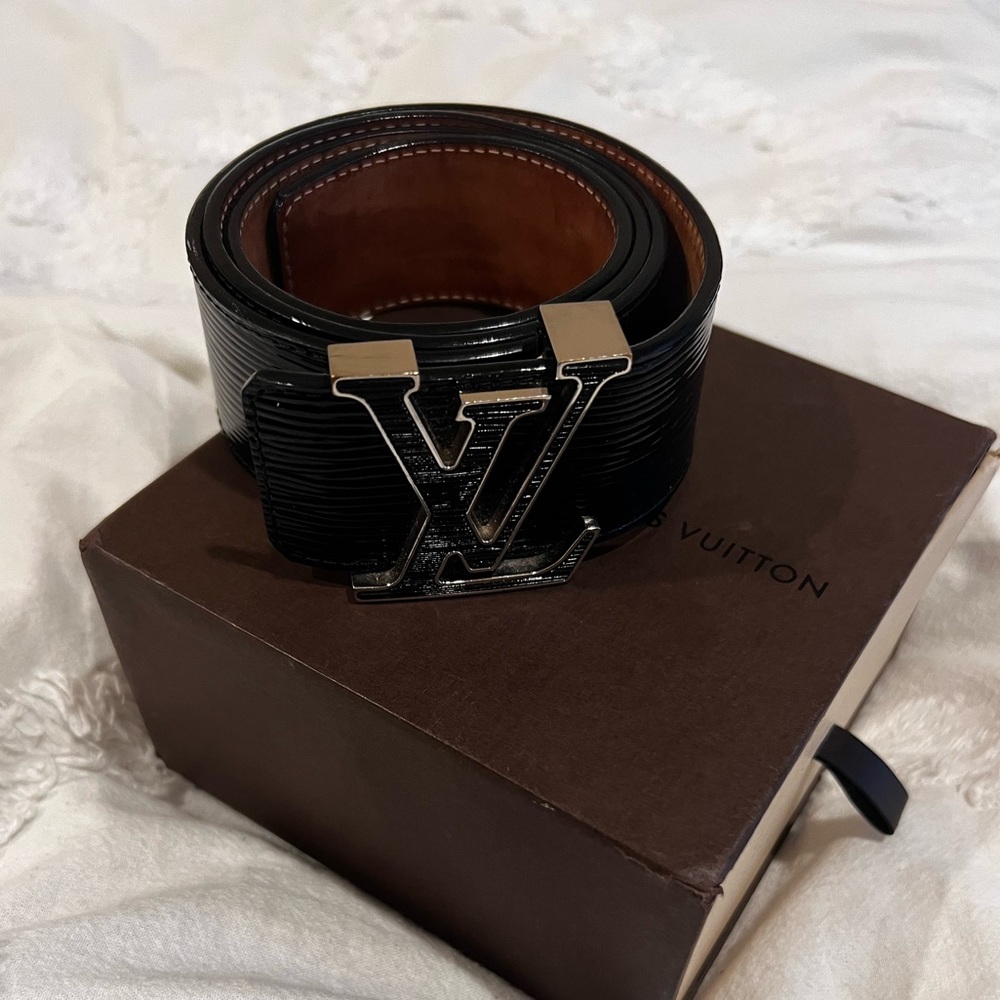 Black Louis Vuitton belt